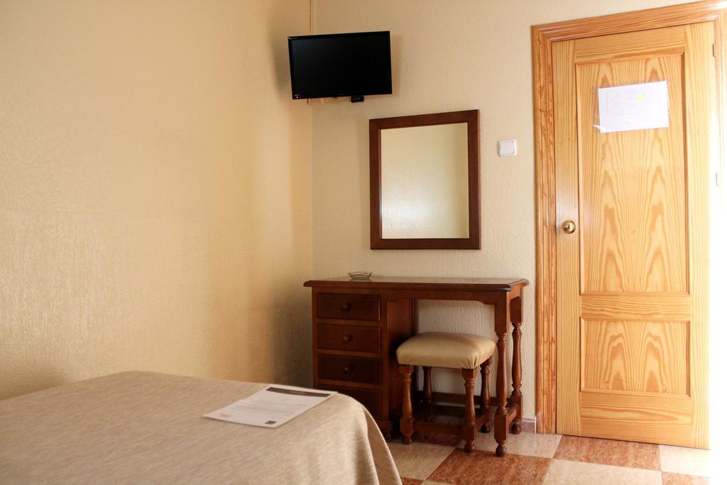 Hotel Sevilla Almería Pokoj fotografie